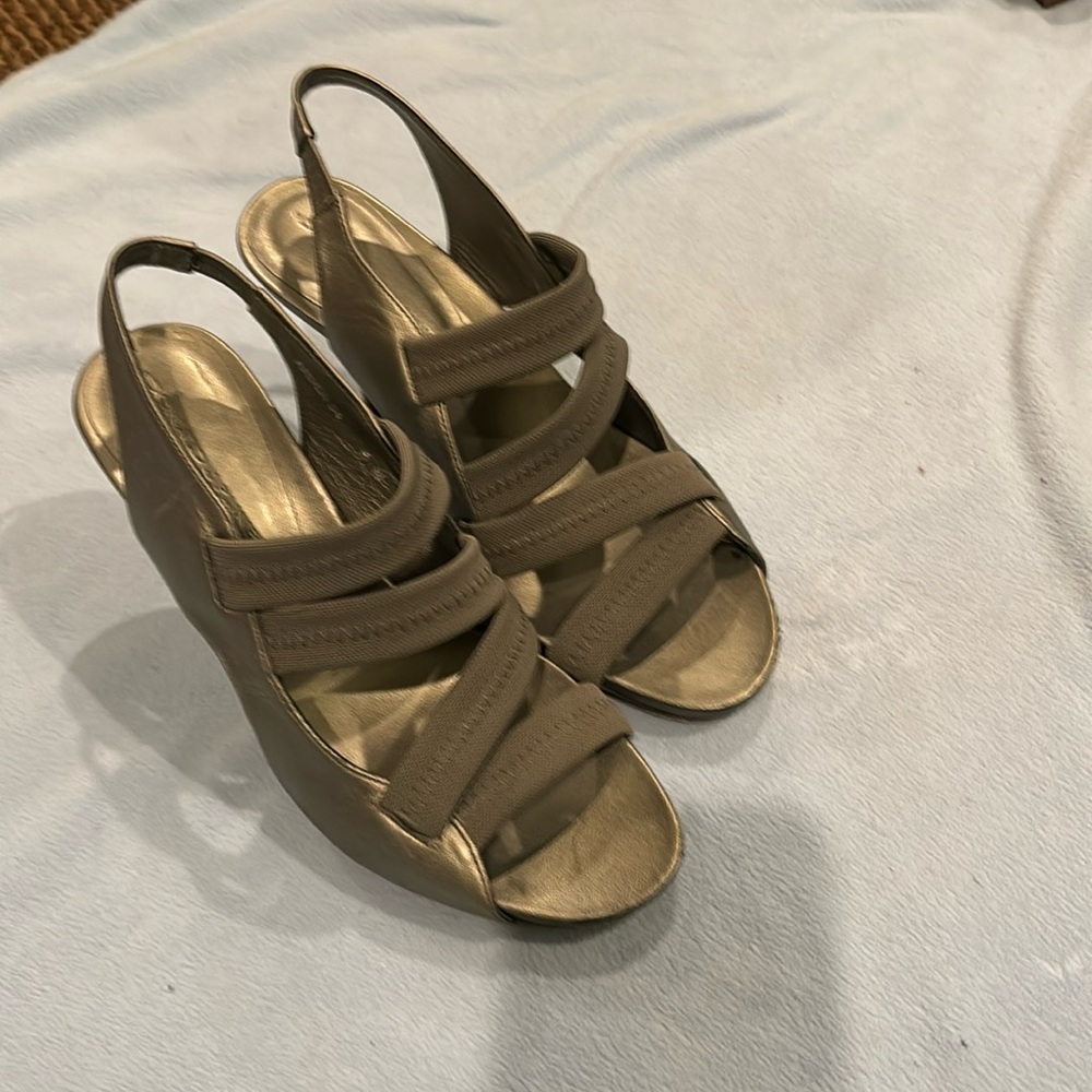 Donald J Pliner heels